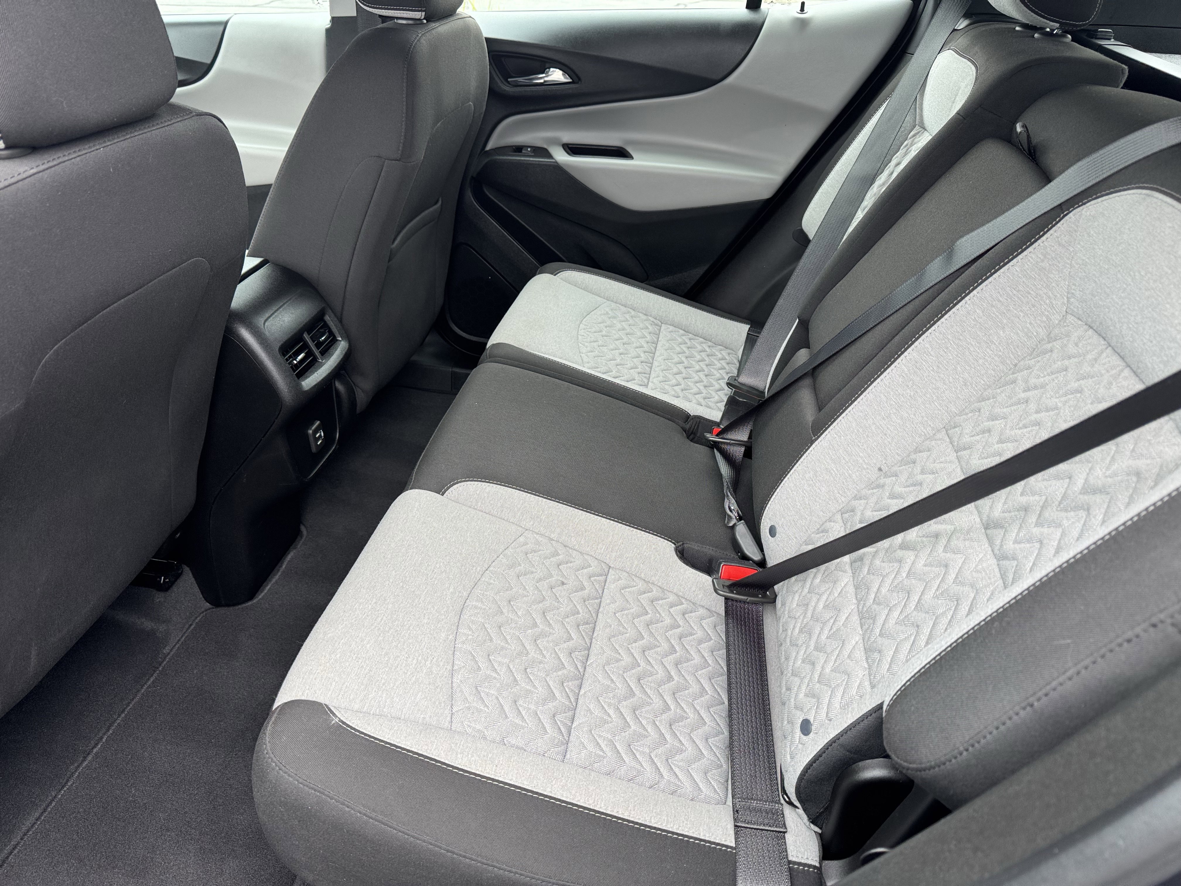 Used 2022 Chevrolet Equinox LS AWD/4WD image 15