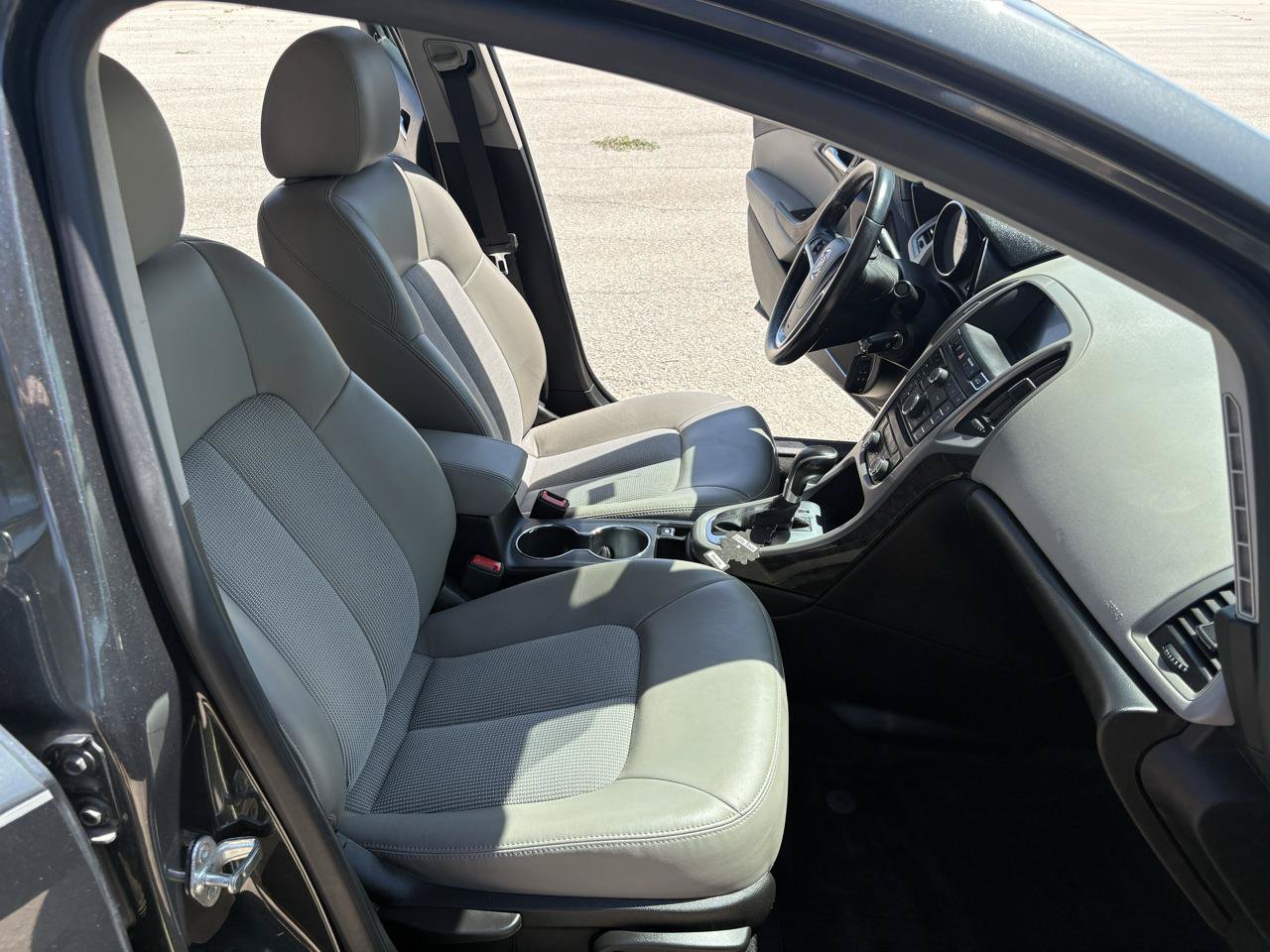 Used 2014 Buick Verano Convenience FWD image 23