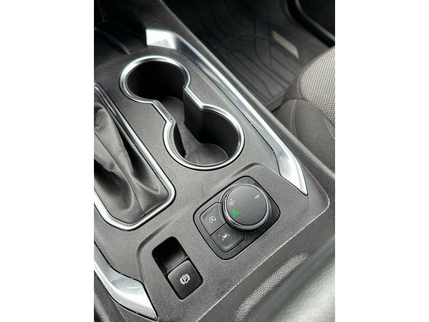 Used 2023 Chevrolet Traverse LT FWD image 29