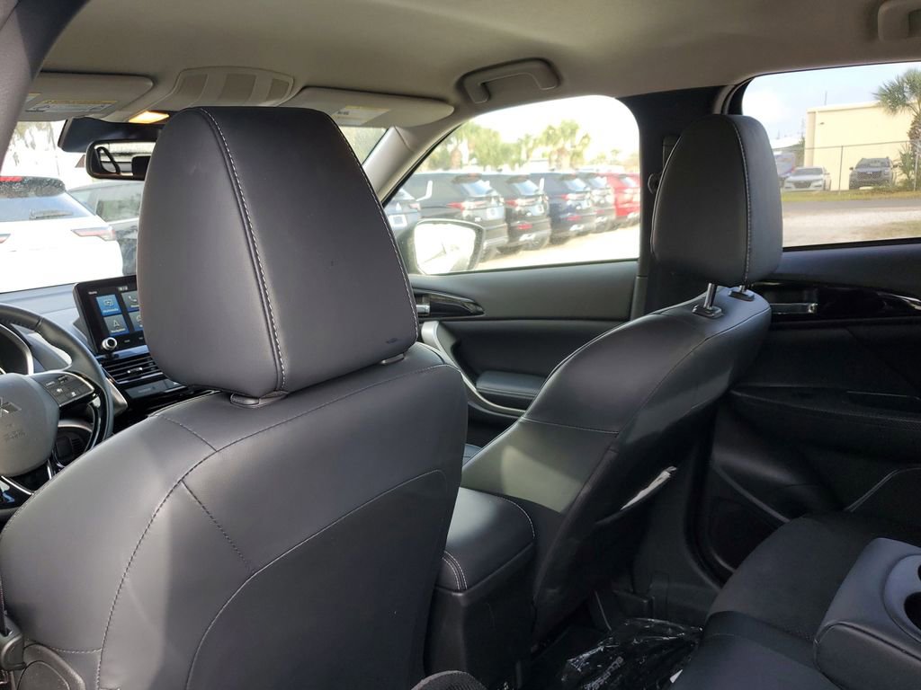 Used 2025 Mitsubishi Eclipse Cross Black Edition image 12