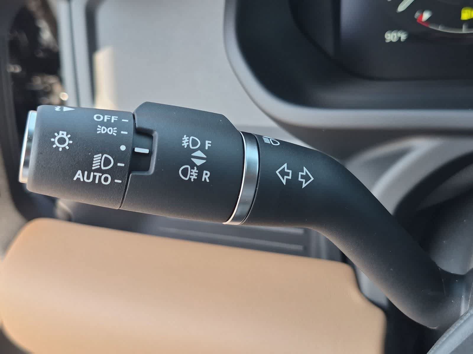 New 2026 Land Rover Defender 110 X-Dynamic SE AWD/4WD image 21