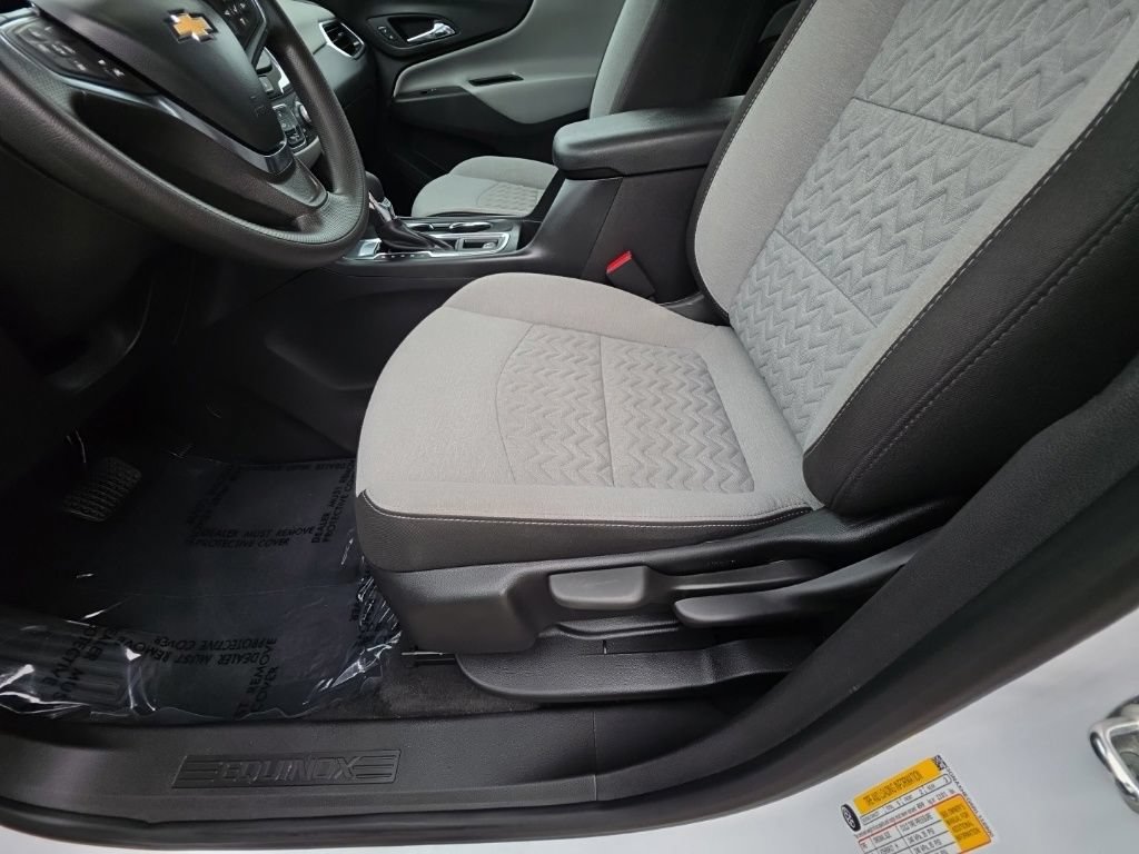 Used 2024 Chevrolet Equinox LS FWD image 23