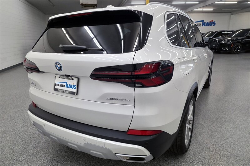 Used 2026 BMW X5 xDrive50e AWD/4WD image 13