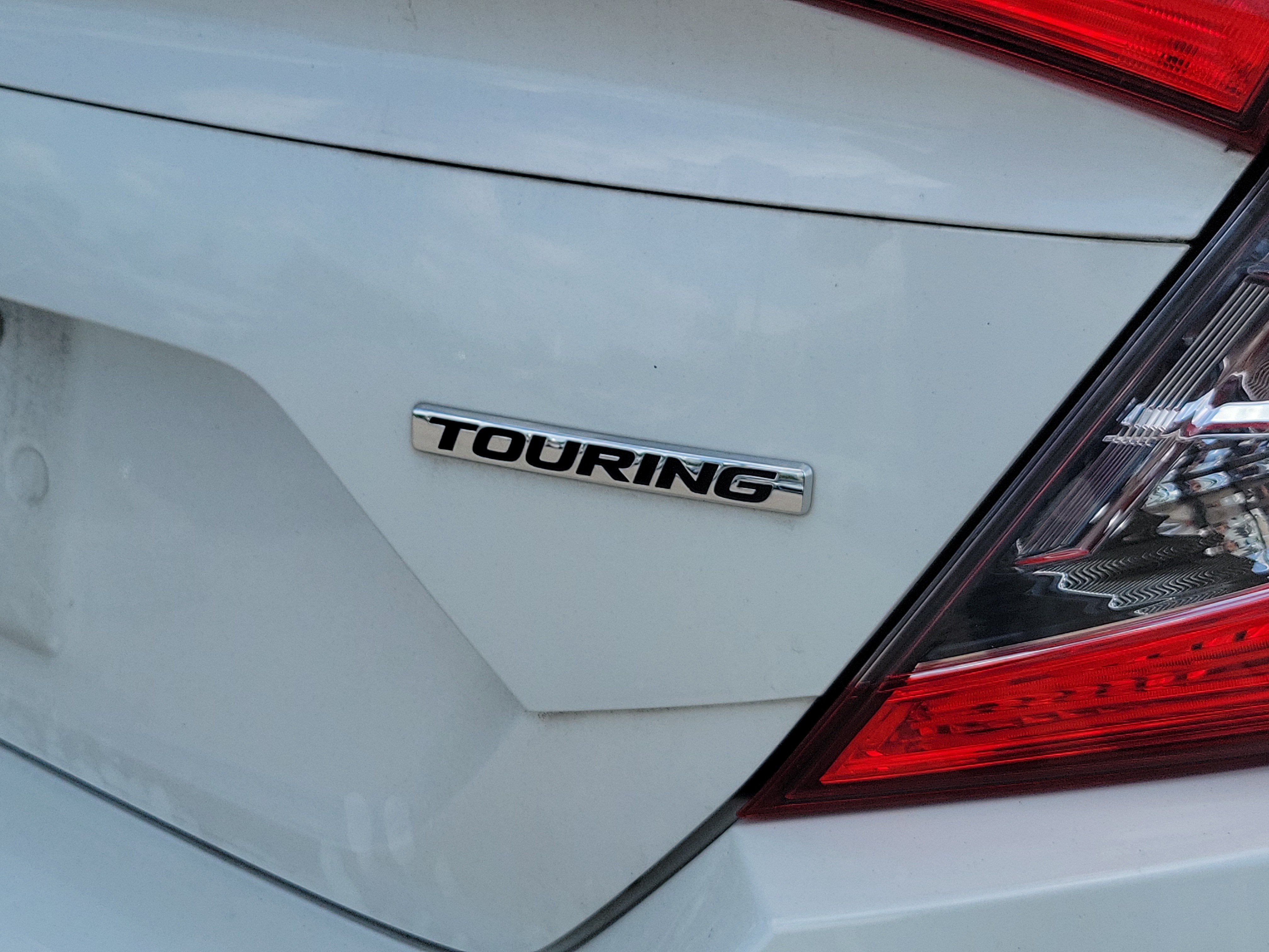 Used 2019 Honda Civic Touring image 10