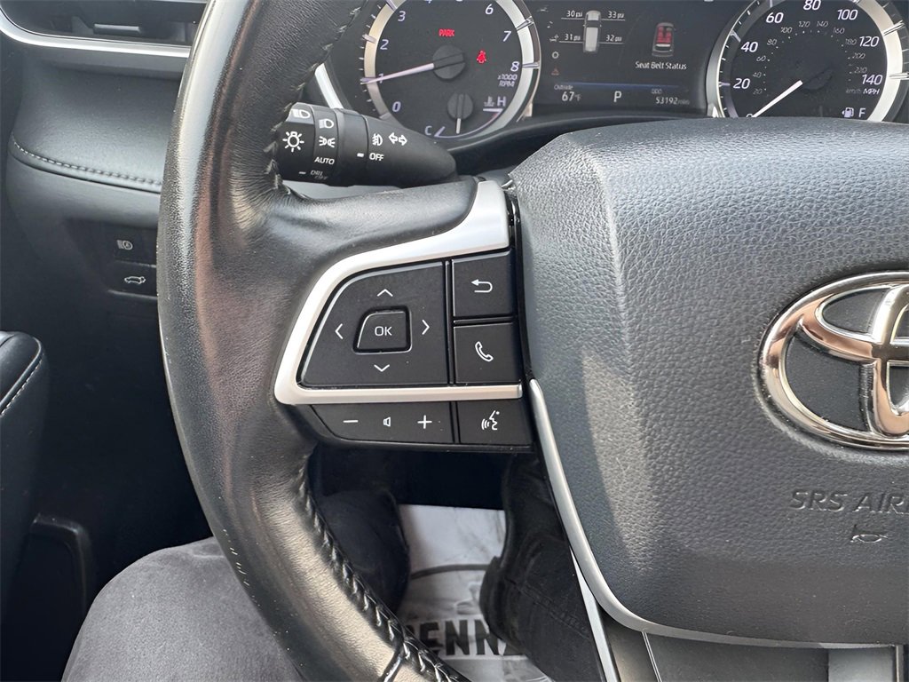 Used 2023 Toyota Highlander XLE image 18