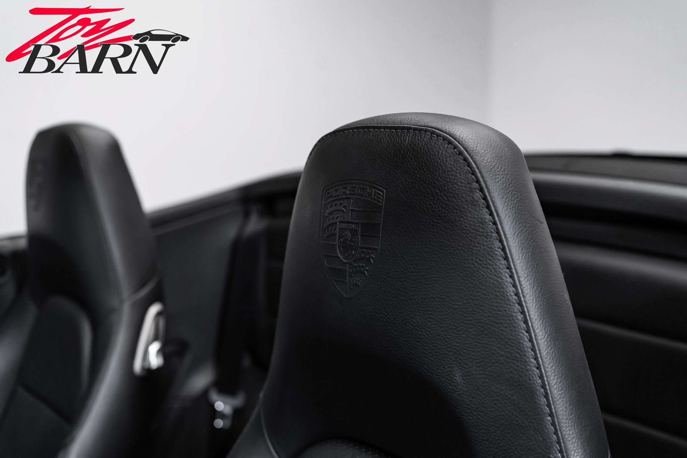 Used 2016 Porsche 911 Carrera Black Edition RWD image 31