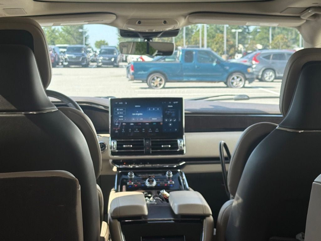 Used 2023 Lincoln Navigator L Reserve AWD/4WD image 13