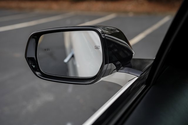 Used 2024 Cadillac Lyriq Tech image 37