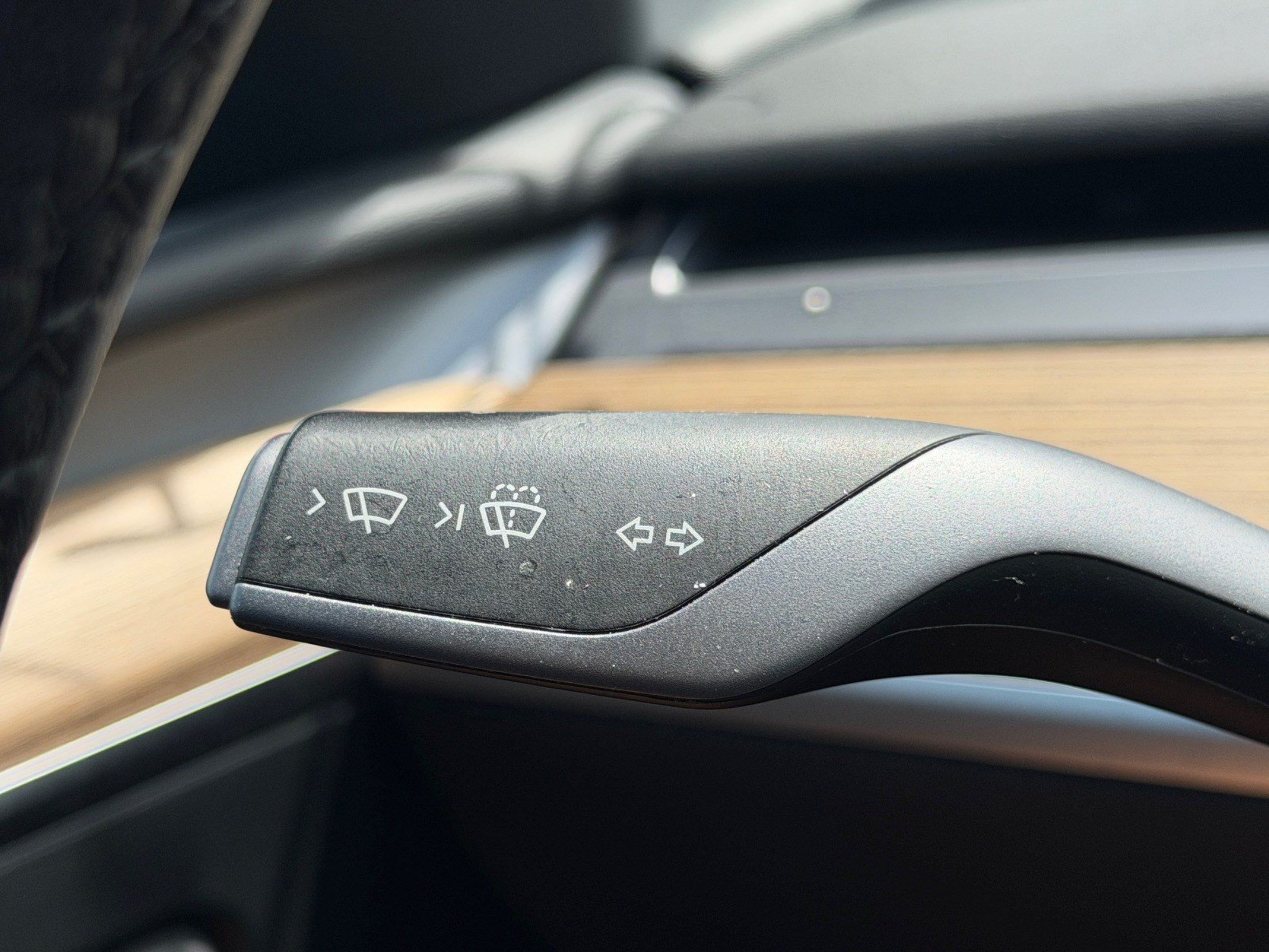 Used 2023 Tesla Model Y 2WD image 16