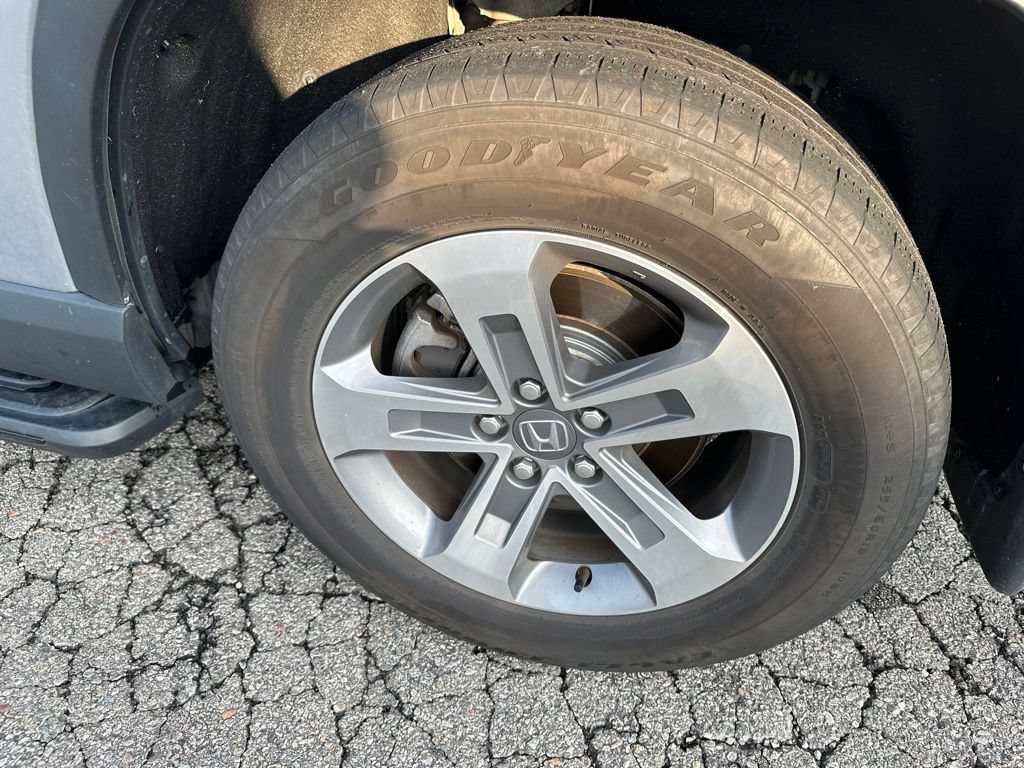 Used 2025 Honda Pilot EX-L image 4