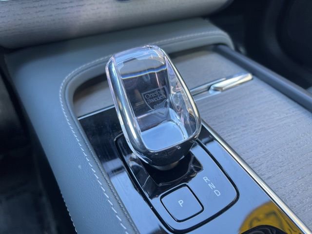 Certified 2025 Volvo XC90 B6 Ultra w/ Lounge Package image 39