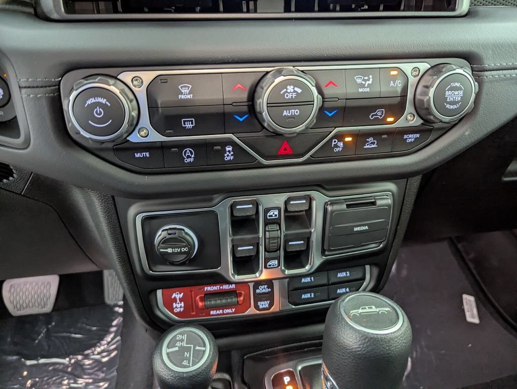 New 2026 Jeep Gladiator Rubicon w/ Safety Group AWD/4WD image 21