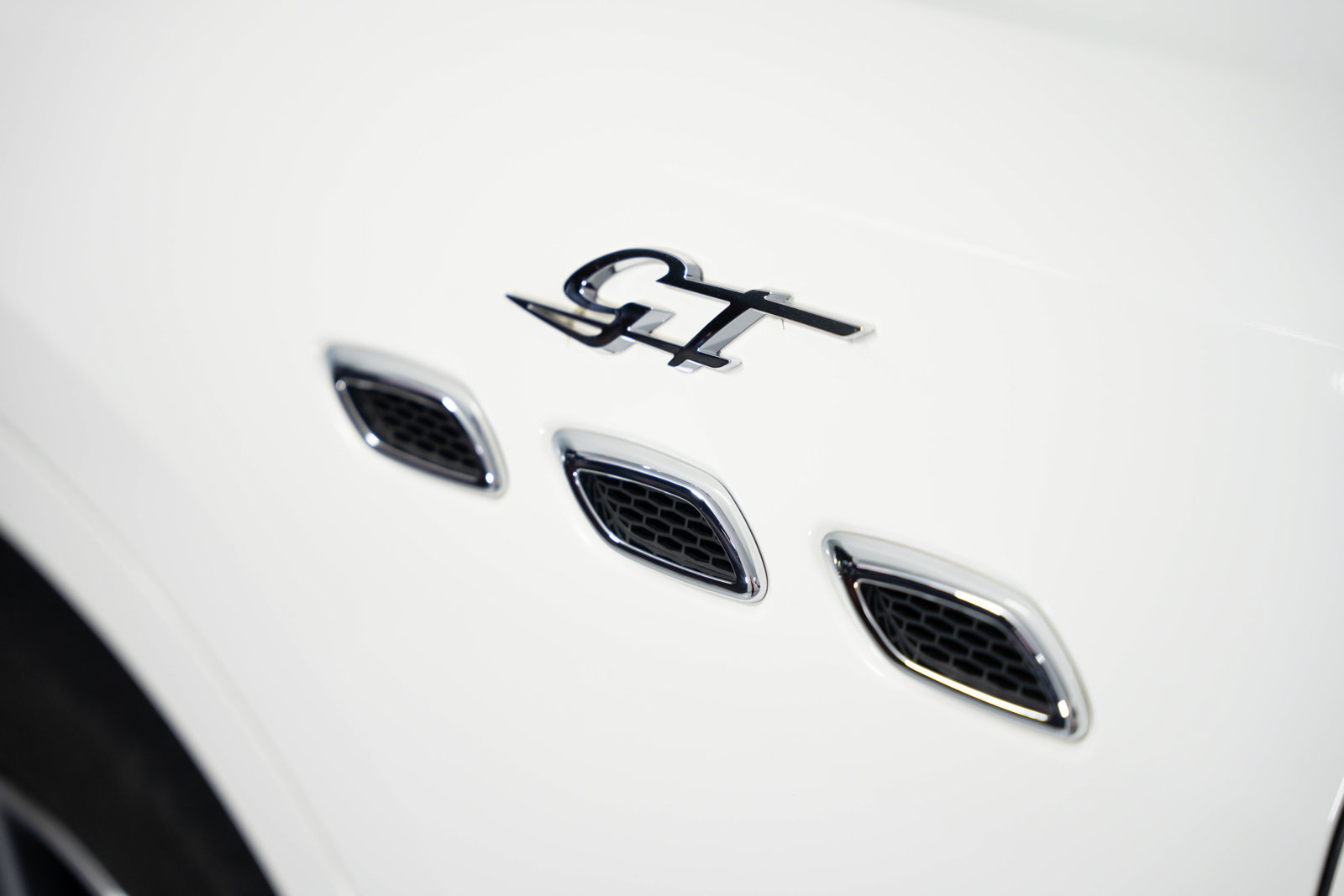 Used 2023 Maserati Levante GT AWD/4WD image 45