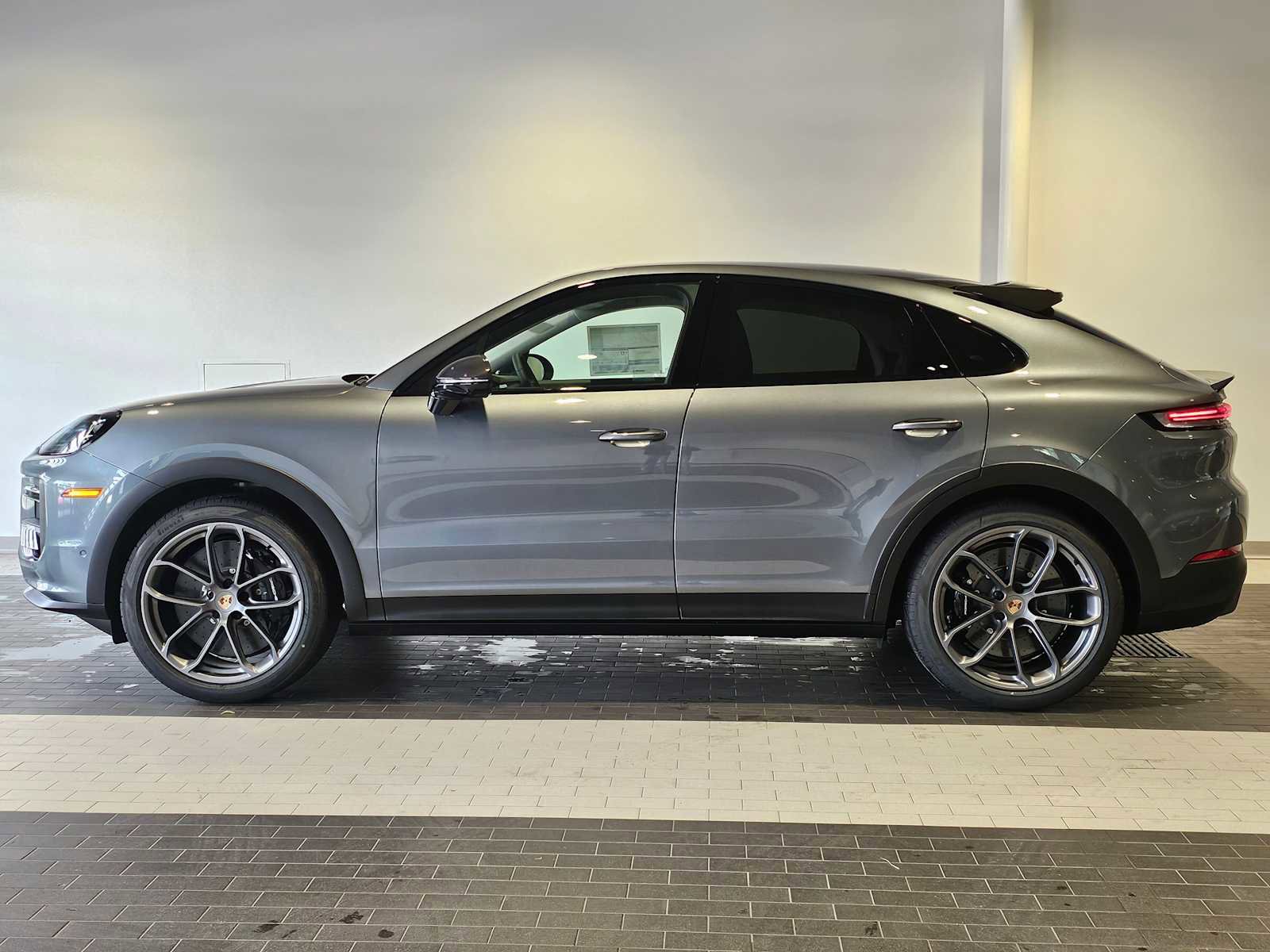 New 2026 Porsche Cayenne Turbo GT image 2