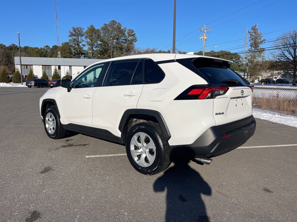 Used 2024 Toyota RAV4 LE image 7