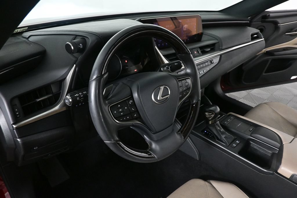 Used 2020 Lexus ES 300h w/ Accessory Package FWD image 6