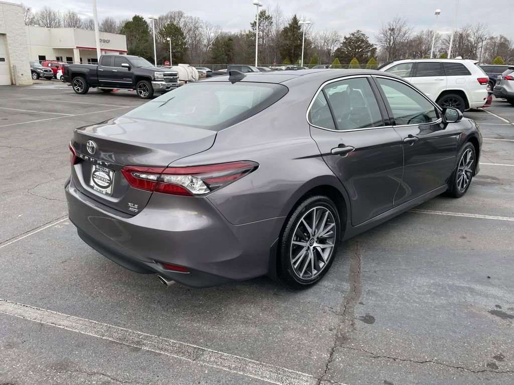 Used 2024 Toyota Camry XLE w/ Cold Weather Package image 10