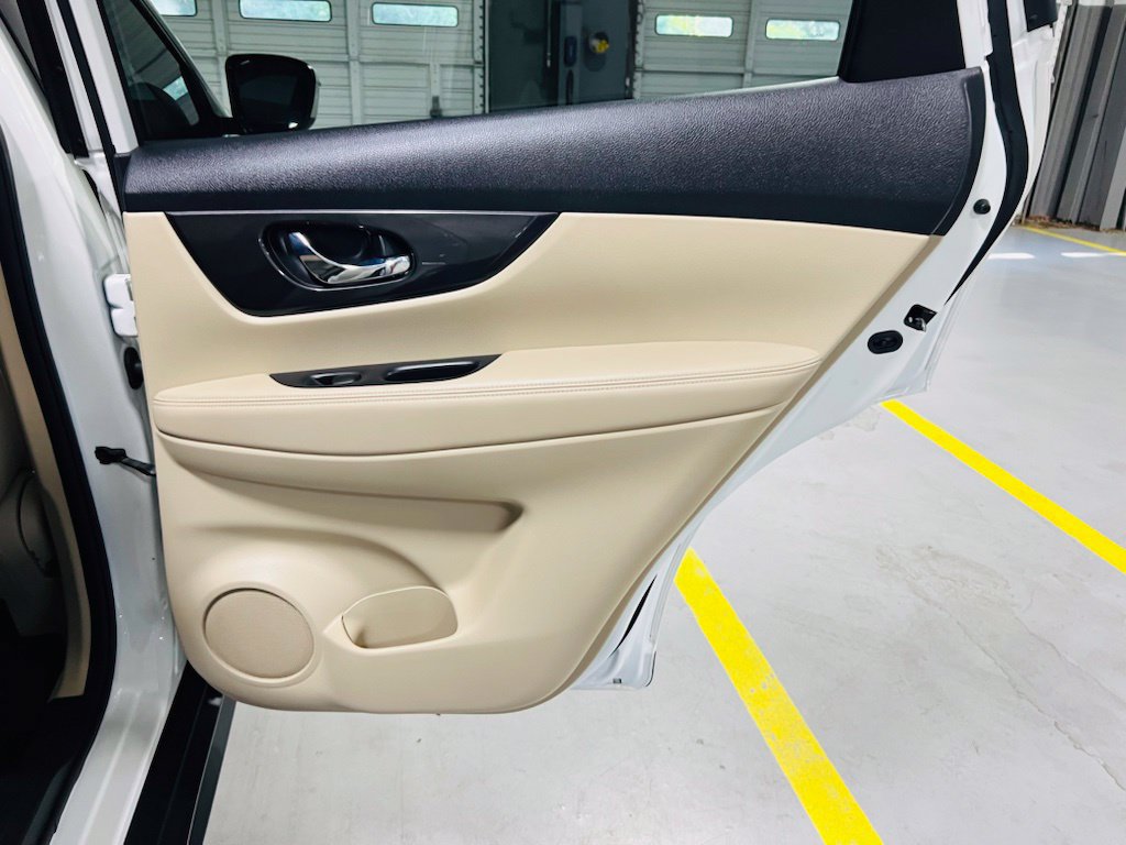 Used 2020 Nissan Rogue SV AWD/4WD image 30