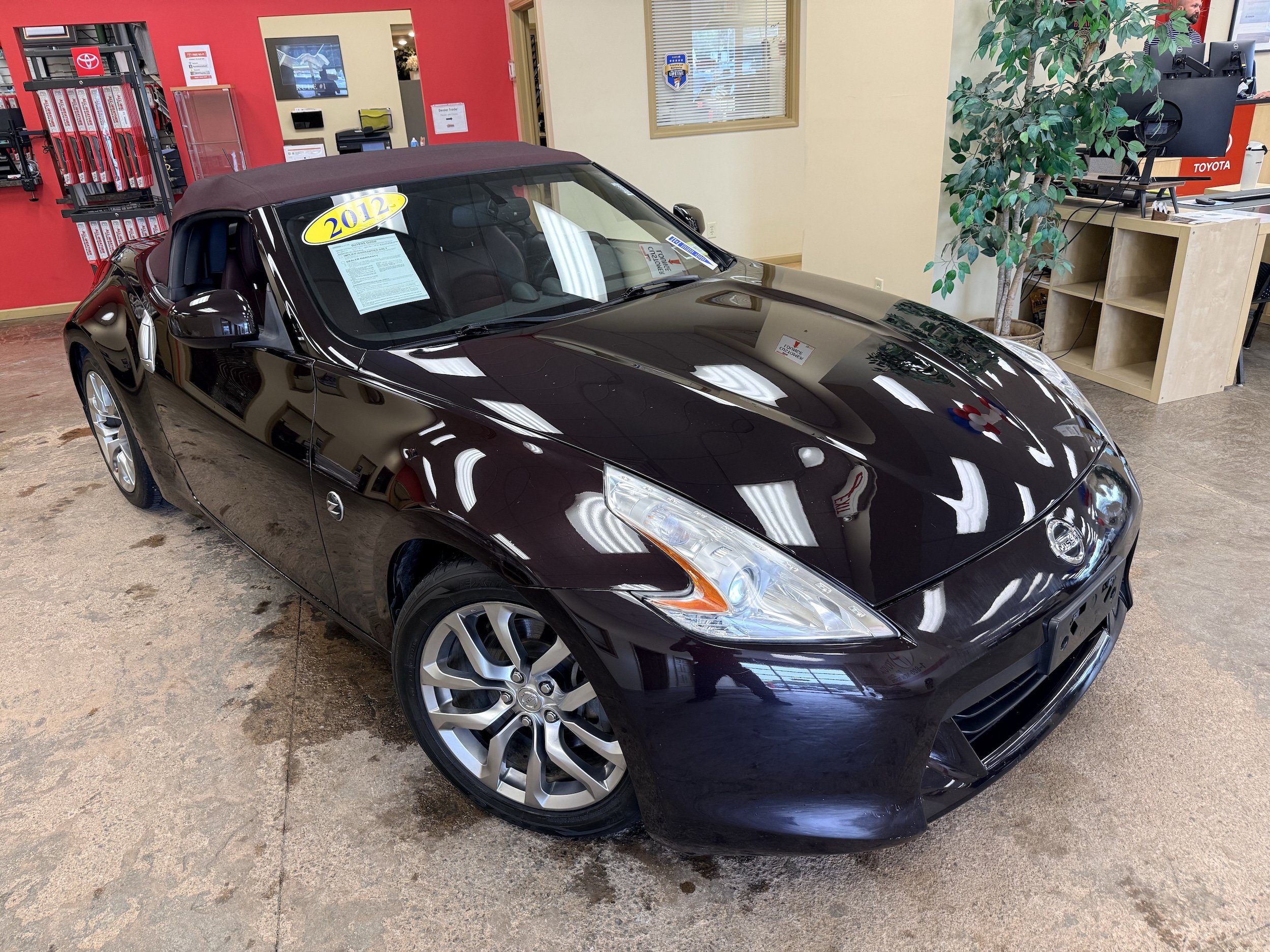 Used 2012 Nissan 370Z Touring RWD image 12