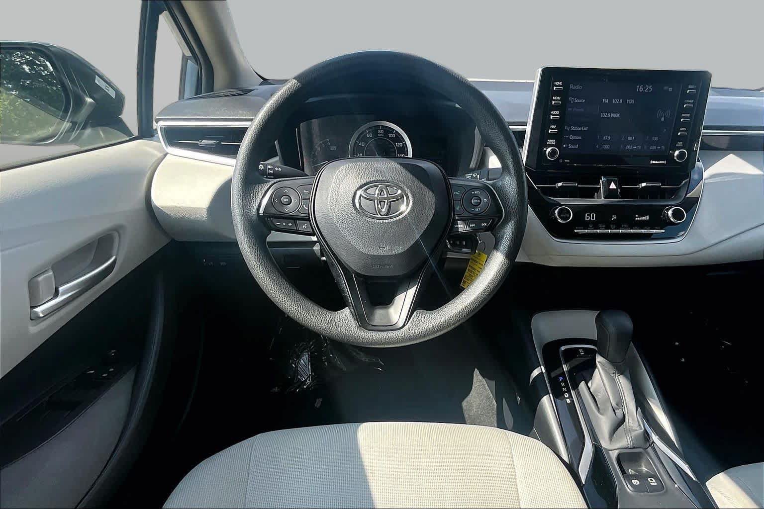 Used 2021 Toyota Corolla LE w/ Carpet Mat Package (TMS) FWD image 6