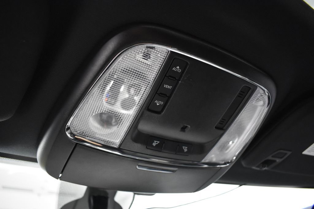 Used 2021 Jeep Grand Cherokee Laredo AWD/4WD image 26
