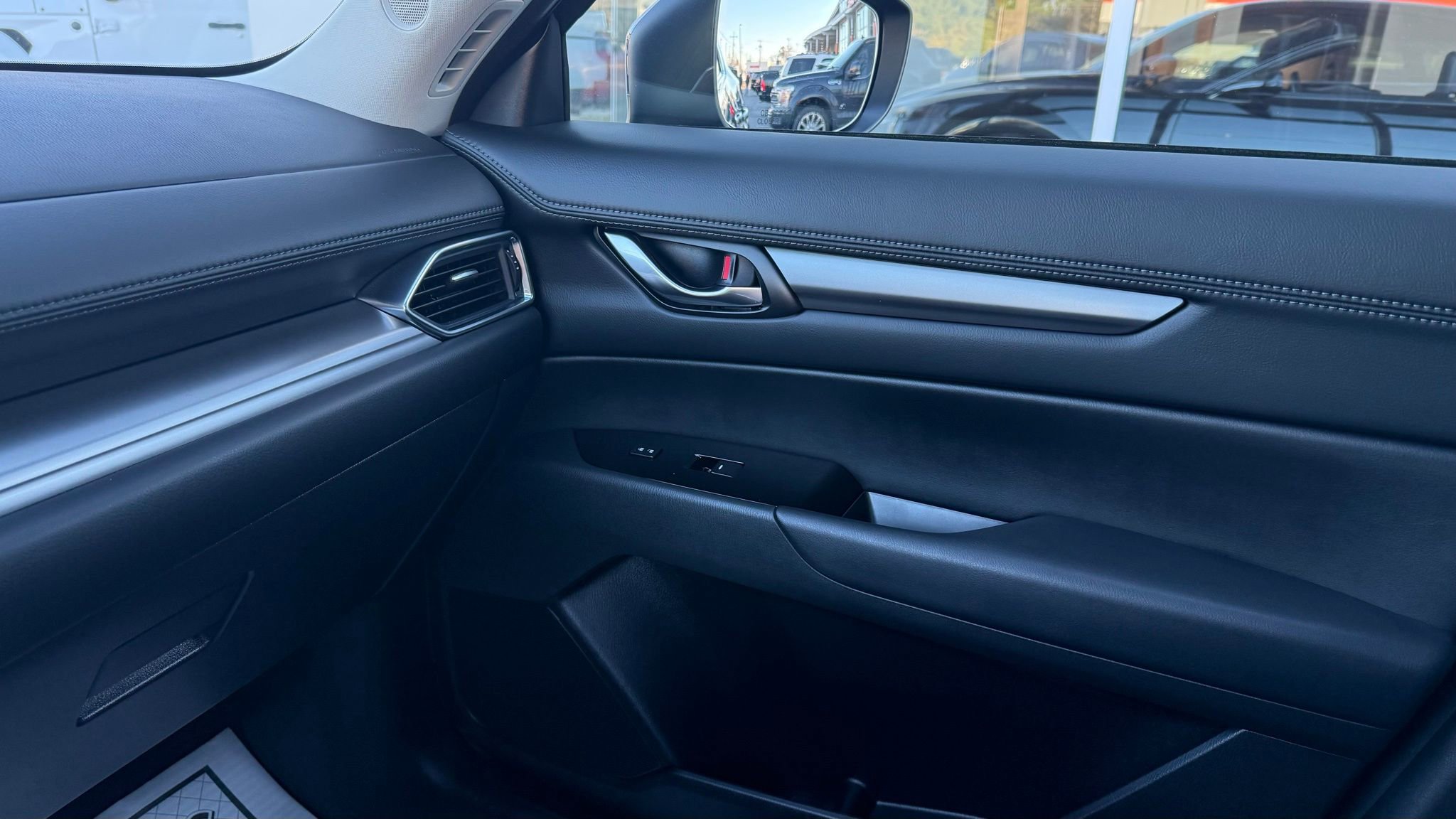 Used 2025 MAZDA CX-5 AWD 2.5 S w/ Preferred Package image 31