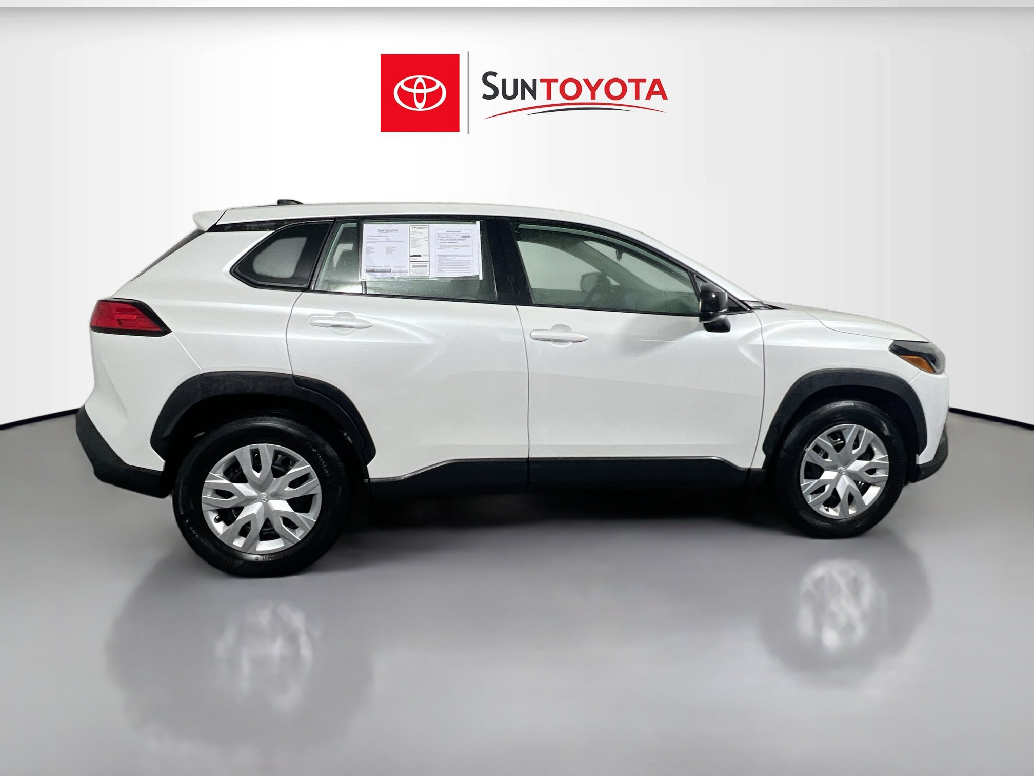 Used 2023 Toyota Corolla Cross L FWD image 2