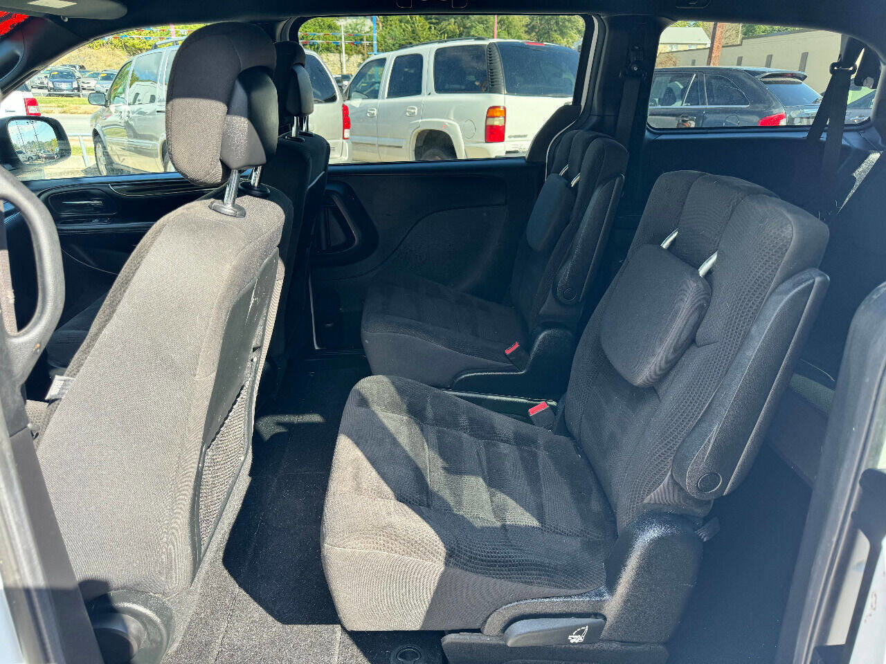 Used 2019 Dodge Grand Caravan SE image 12