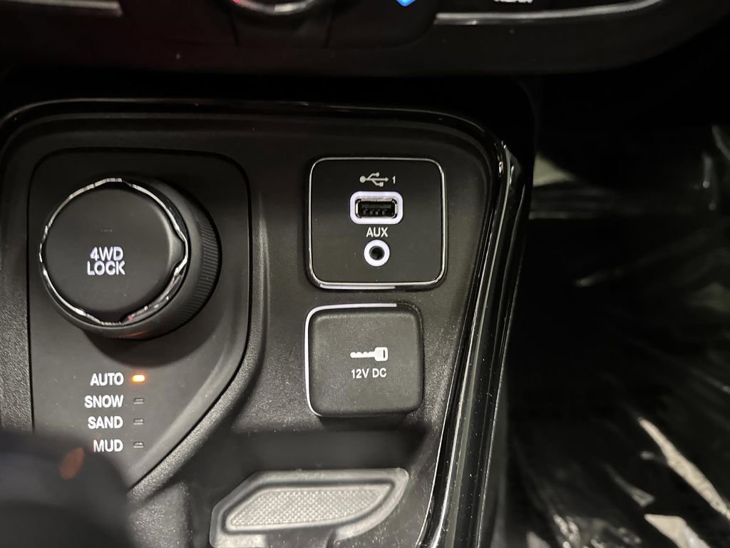 Used 2020 Jeep Compass Limited image 24