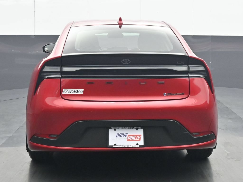 Used 2023 Toyota Prius Prime FWD image 5