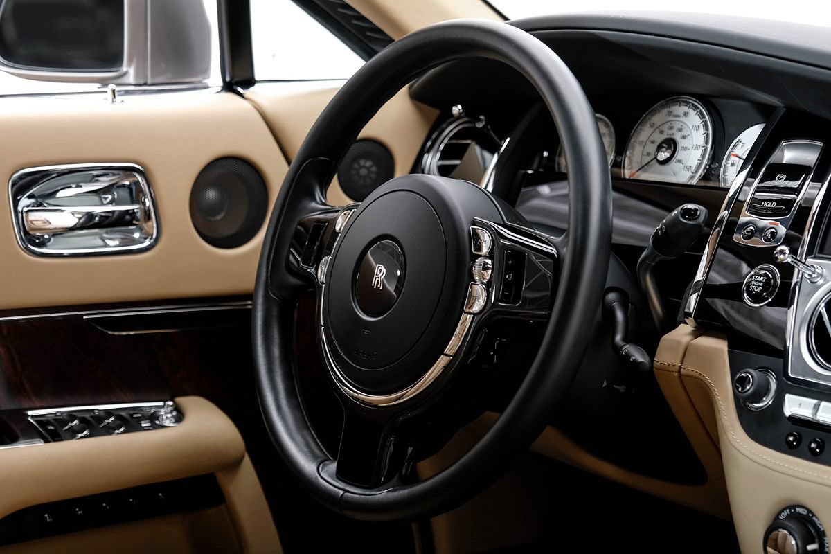 Used 2016 Rolls-Royce Wraith RWD image 11