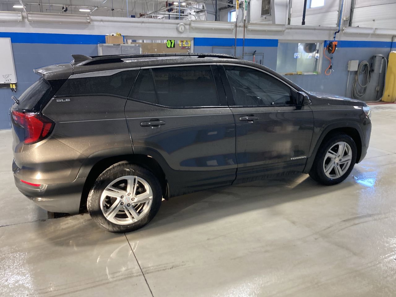 Used 2019 GMC Terrain SLE w/ Driver Convenience Package AWD/4WD image 8