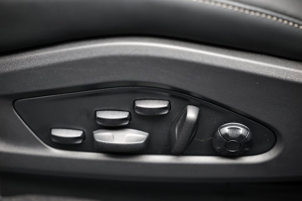 New 2025 Porsche Macan Turbo Electric image 24