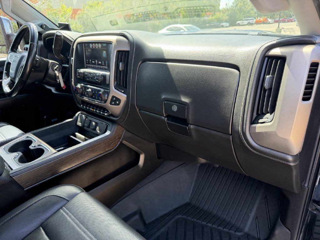 Used 2019 GMC Sierra 2500 Denali w/ Duramax Plus Package AWD/4WD image 26