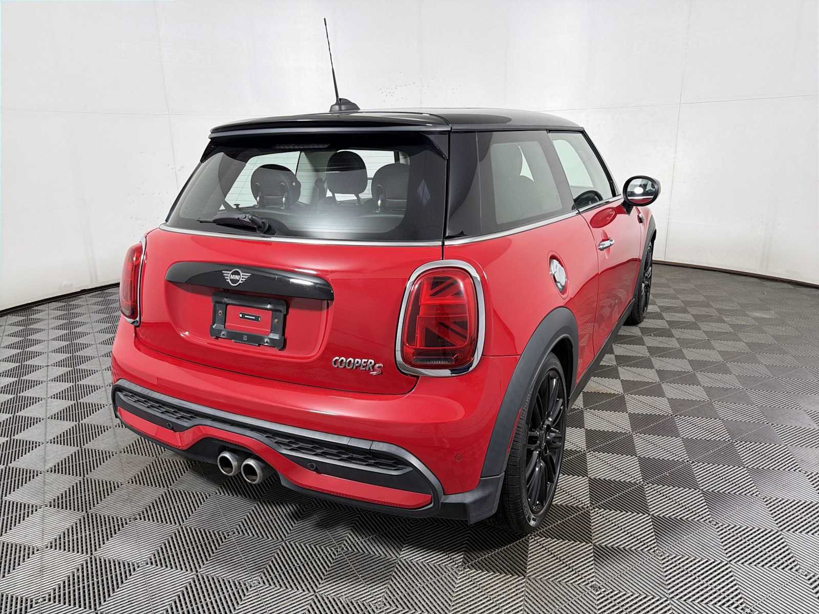 Used 2024 MINI Cooper S FWD image 6