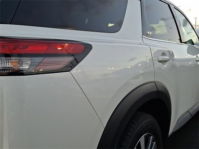 Used 2022 Nissan Pathfinder SL w/ SL Black Package image 8