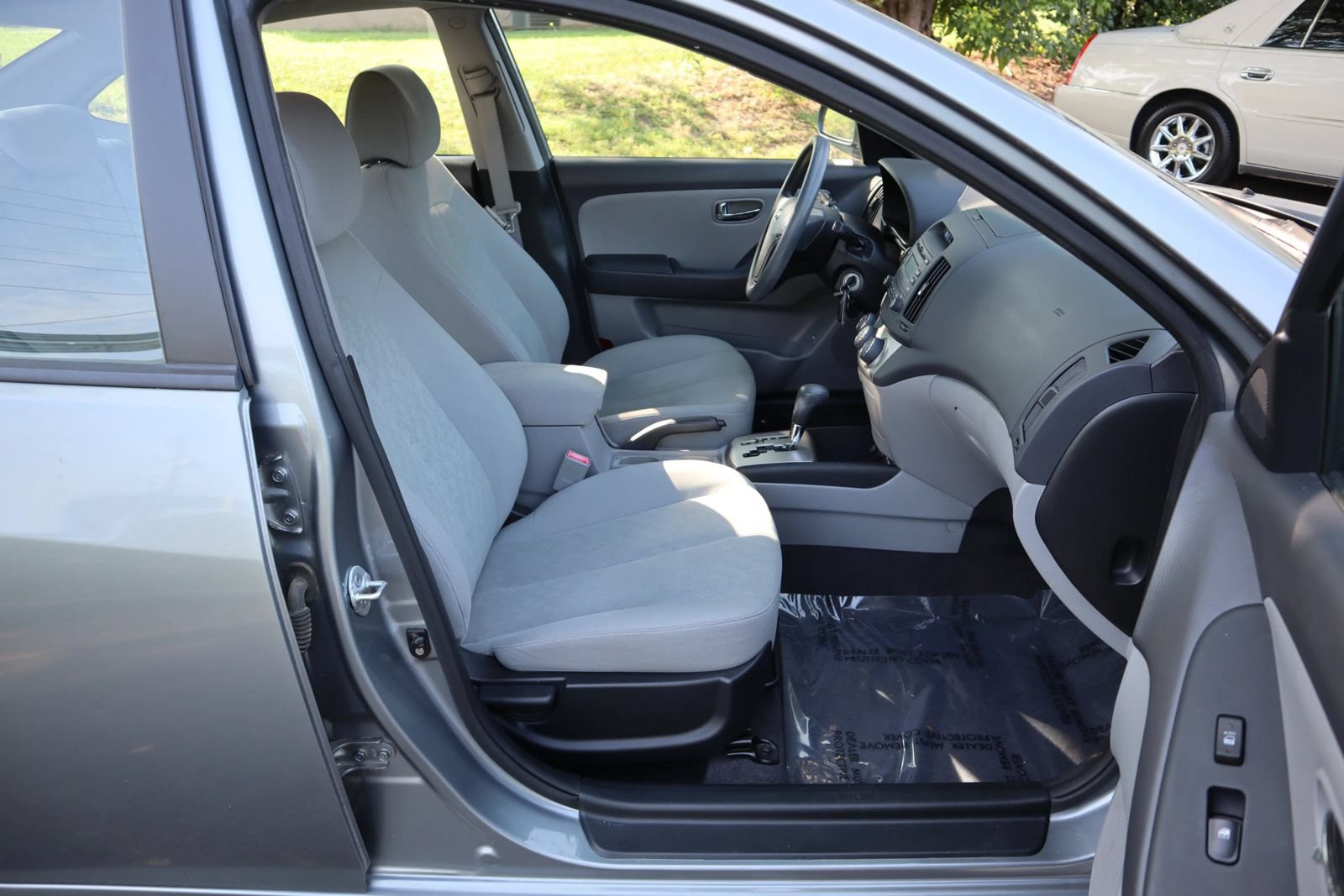 Used 2010 Hyundai Elantra GLS FWD image 15