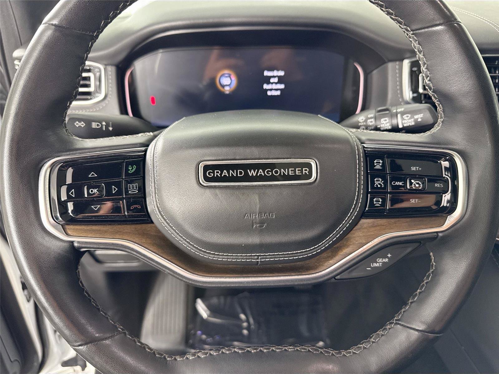 Used 2023 Jeep Grand Wagoneer L Series II AWD/4WD image 17