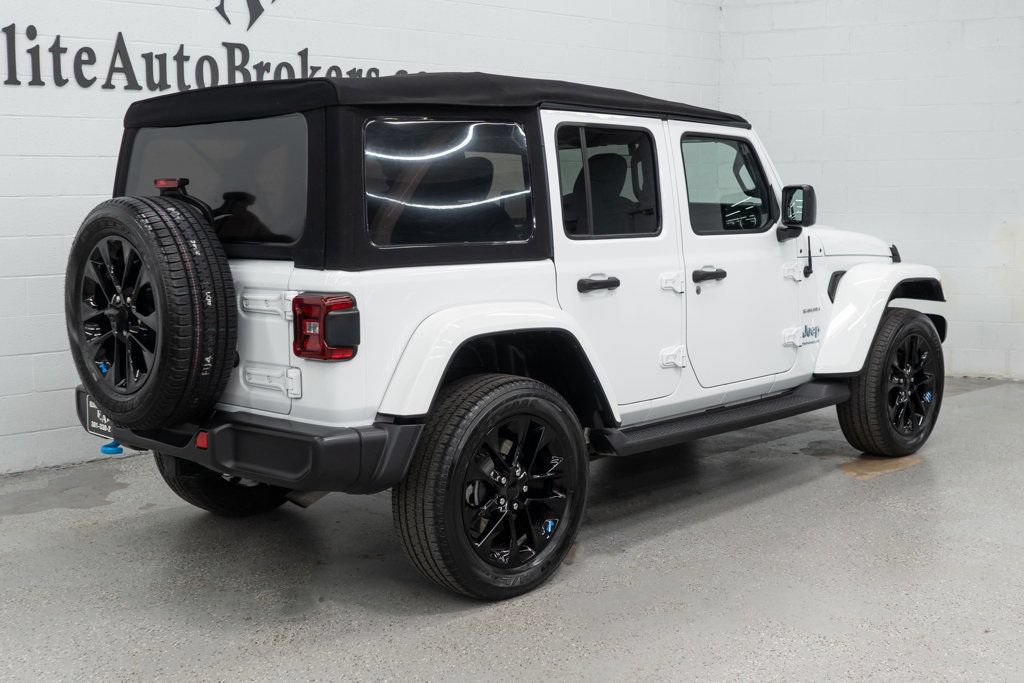 Used 2023 Jeep Wrangler Unlimited Sahara w/ Cold Weather Group AWD/4WD image 32