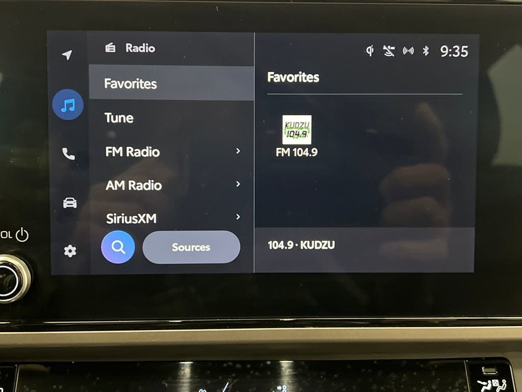 Used 2025 Toyota Camry SE image 49
