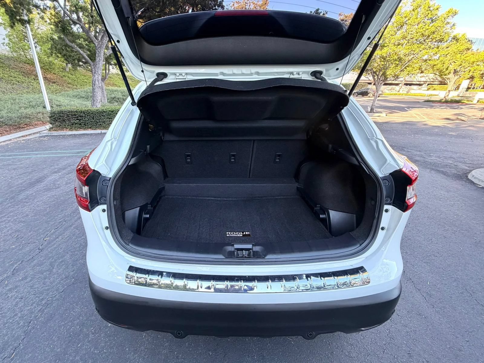 Used 2020 Nissan Rogue Sport S w/ Appearance Package FWD image 18