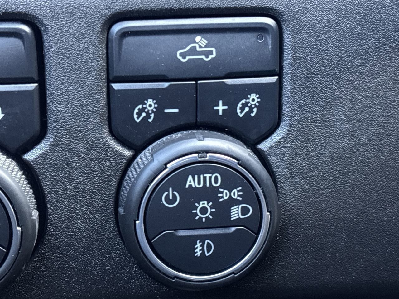 Used 2023 Chevrolet Silverado 1500 RST w/ Z71 Off-Road Package image 27