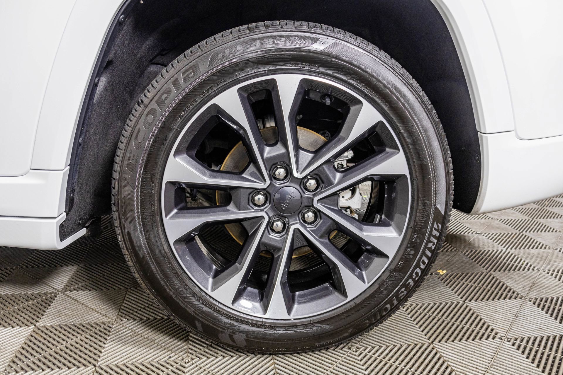 Used 2023 Jeep Grand Cherokee Overland w/ Adv Protech Group III image 48