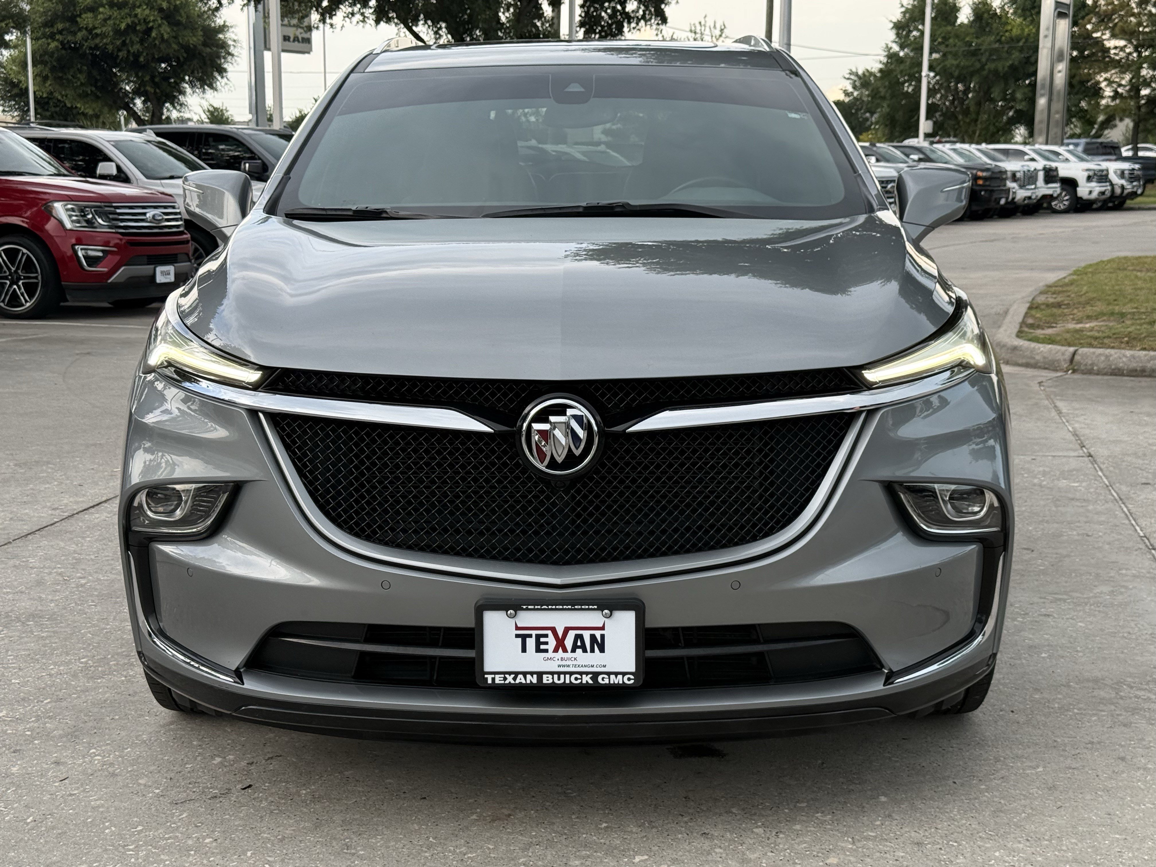 Used 2024 Buick Enclave Essence w/ Experience Buick Package FWD image 10