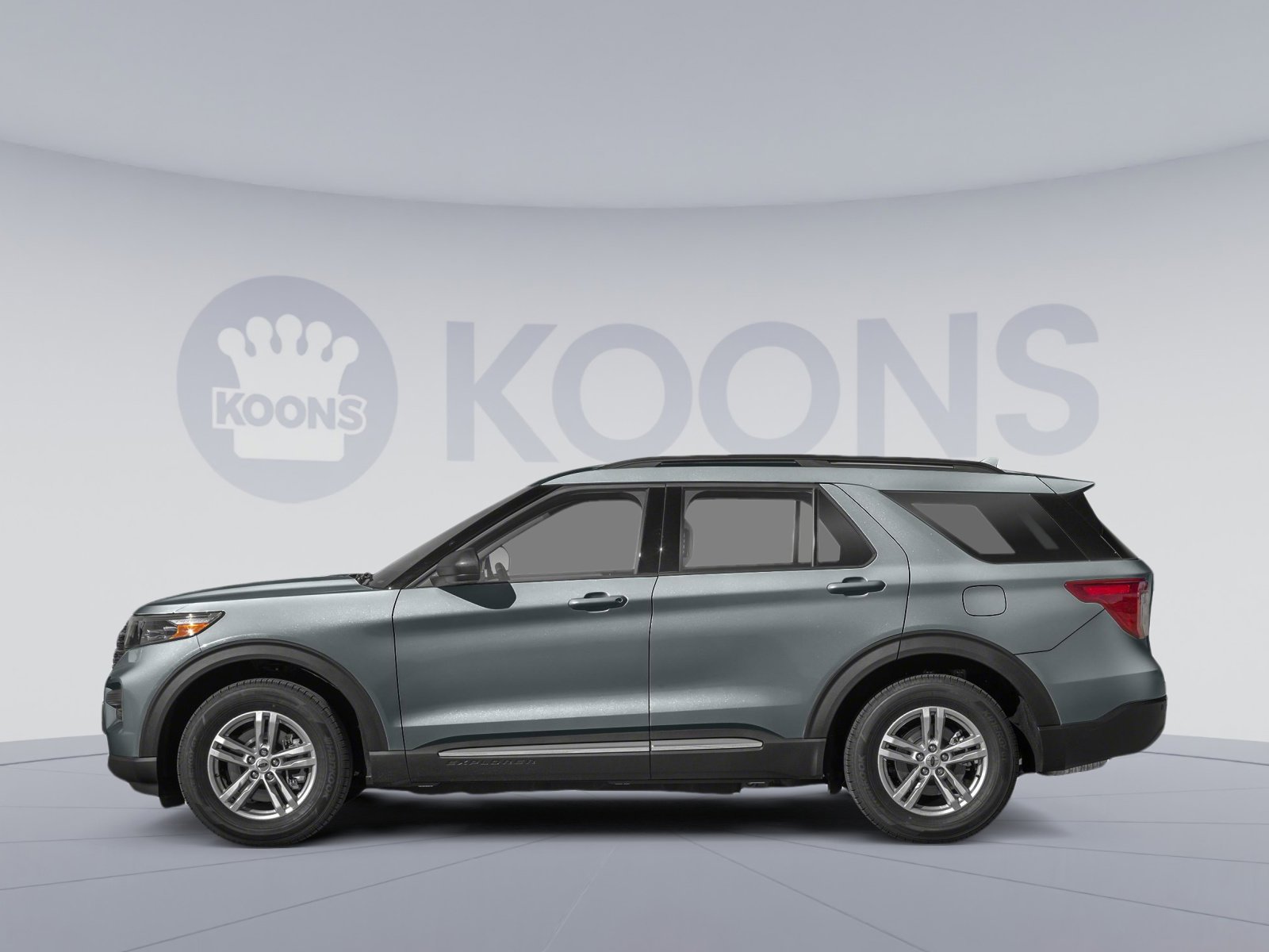 Used 2024 Ford Explorer XLT w/ Equipment Group 202A image 4