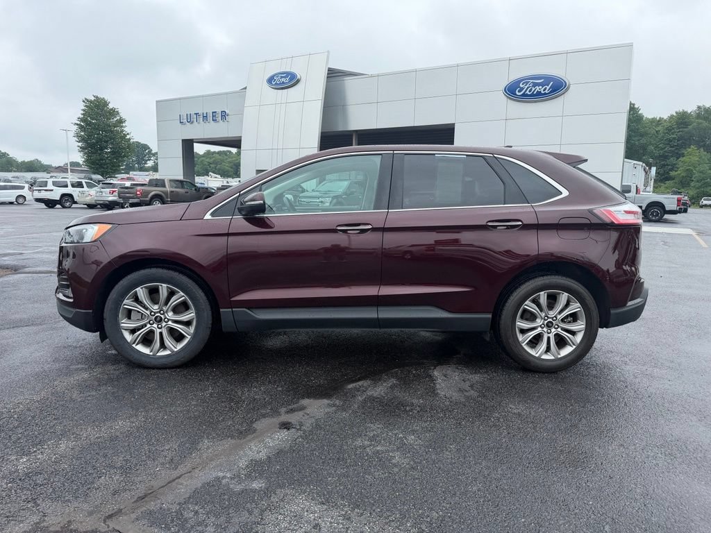 Used 2024 Ford Edge Titanium AWD/4WD image 3