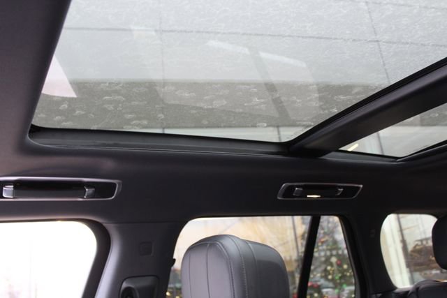 Used 2025 Land Rover Range Rover SE image 23