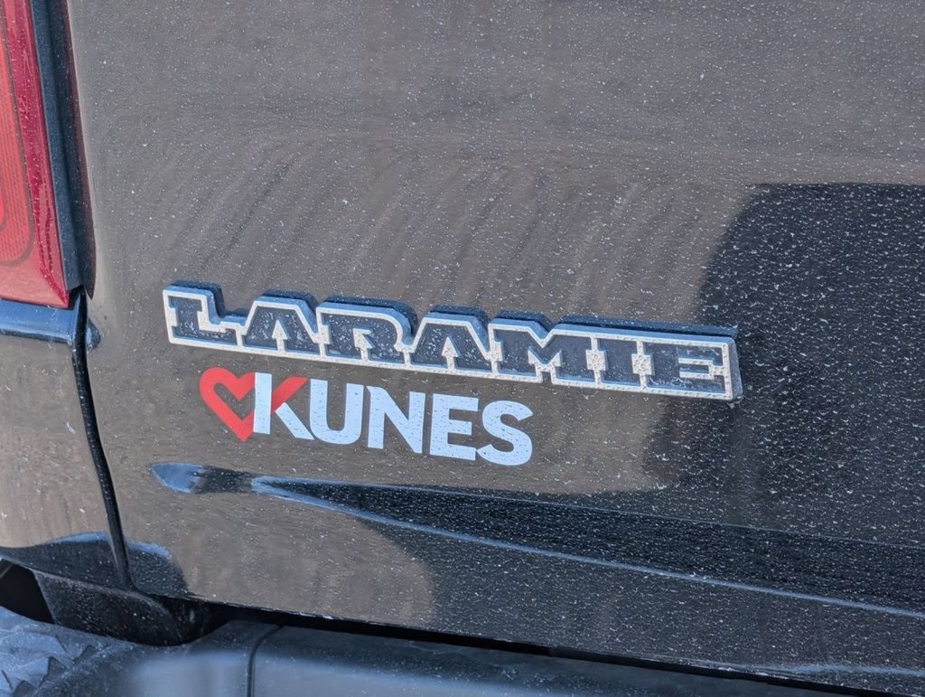 Used 2024 RAM 1500 Laramie AWD/4WD image 17