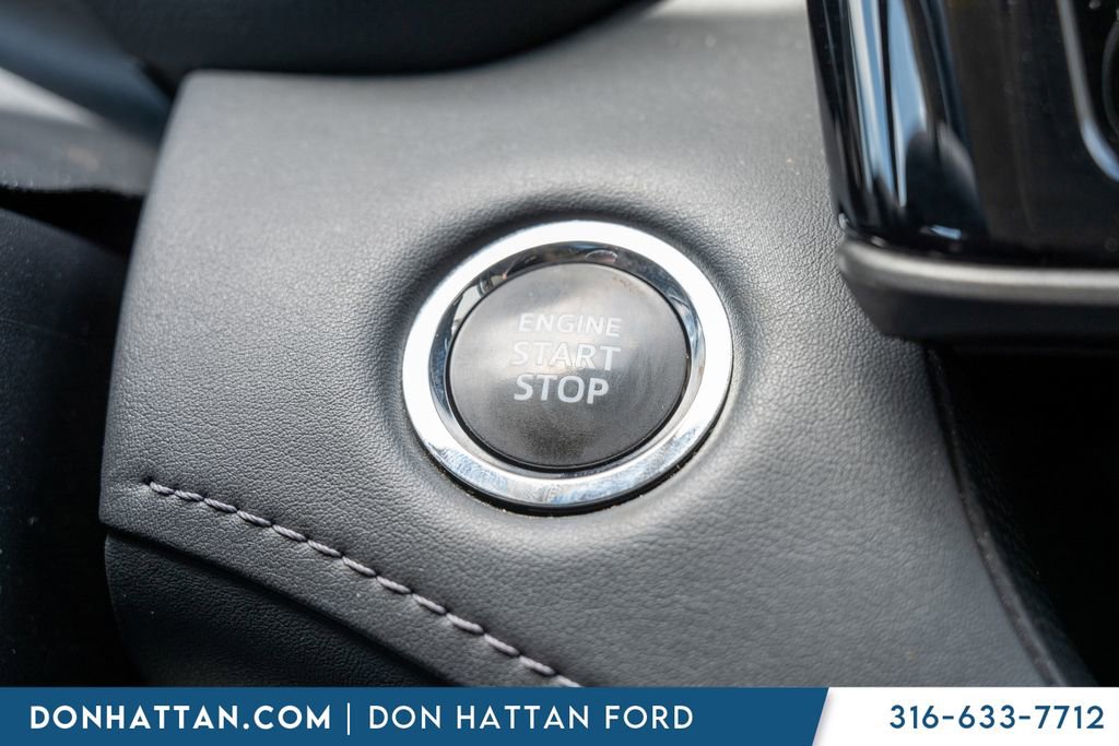 Used 2023 Toyota Highlander L FWD image 12