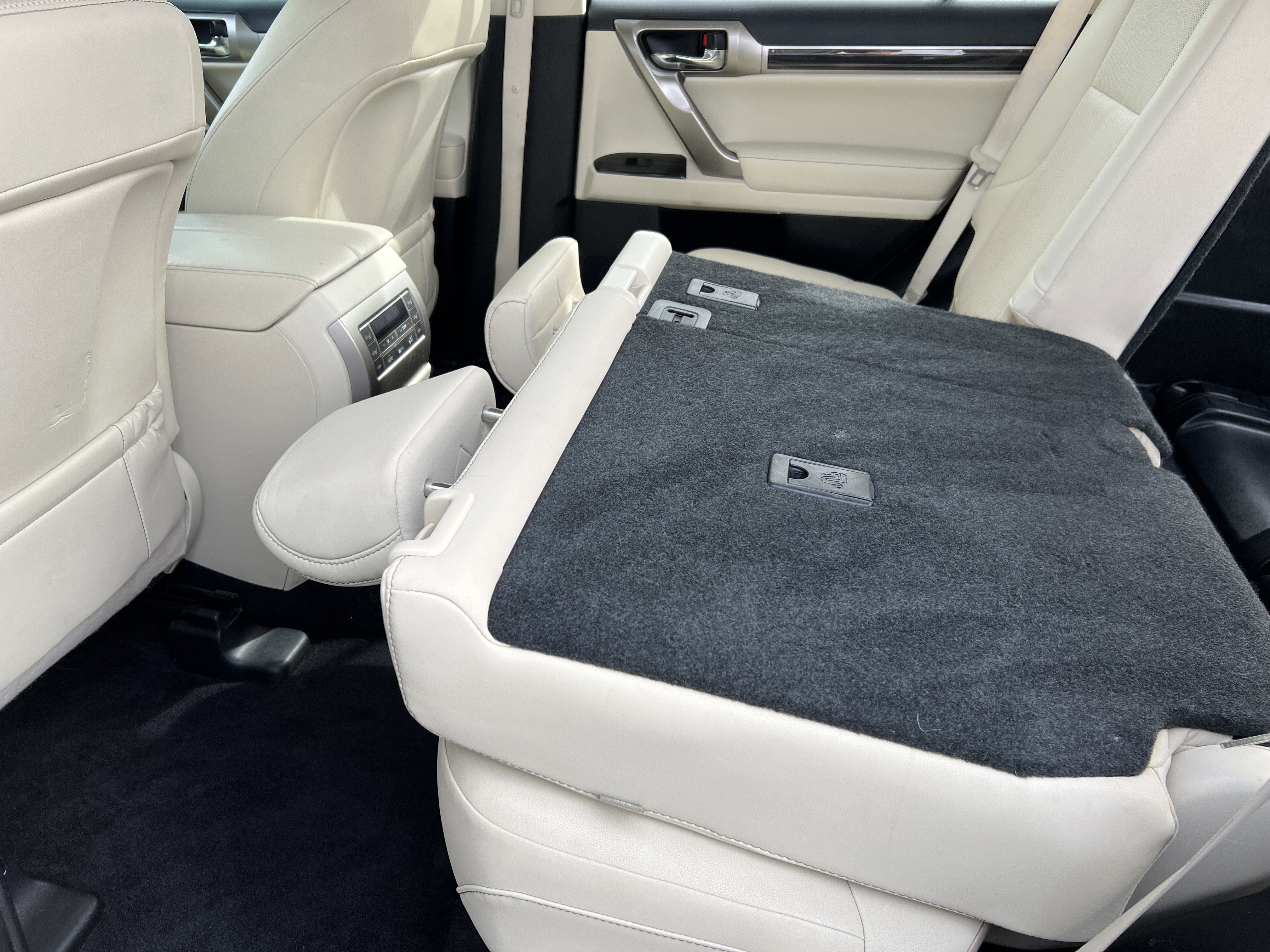Used 2020 Lexus GX 460 Premium w/ Premium Package AWD/4WD image 16